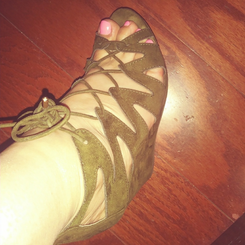 Wedge lace up shoes